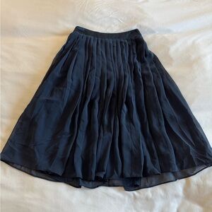 🎉5 items for $15!🎉 H&M blue pleated glory midi skirt
